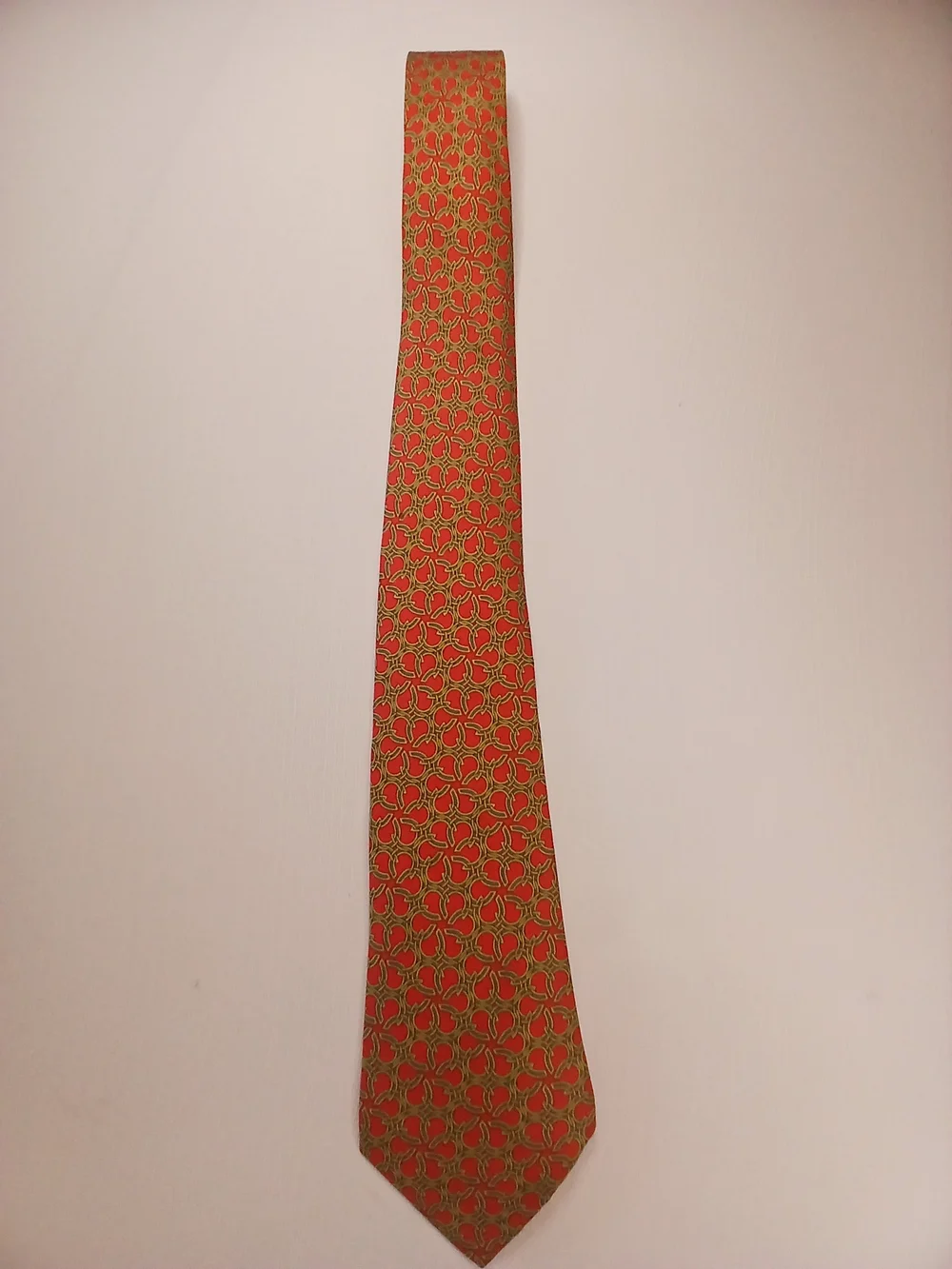 Vintage Hermes Paris 7581 SA Red with Interlocking Gold Horseshoe Chain France.